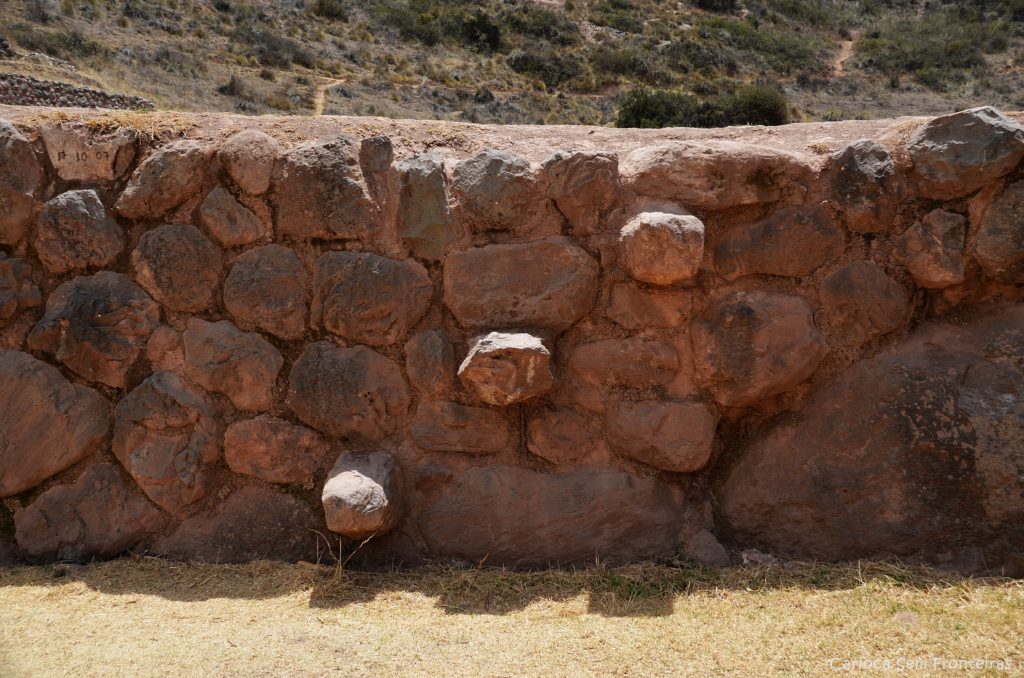 Escada inca utilizada para descer aos terraços em Moray