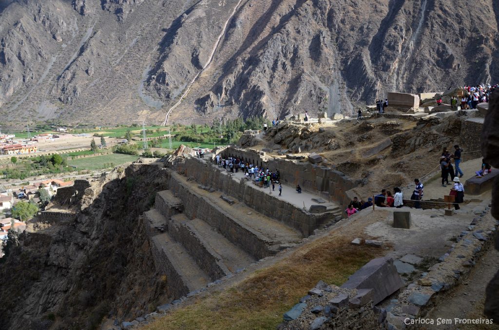 Vista para Ollantaytambo no Vale Sagrado dos Incas