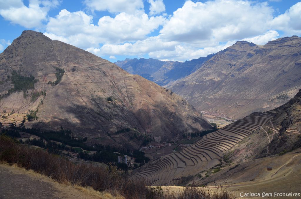 Terraços agrícolas e montanhas em Pisac