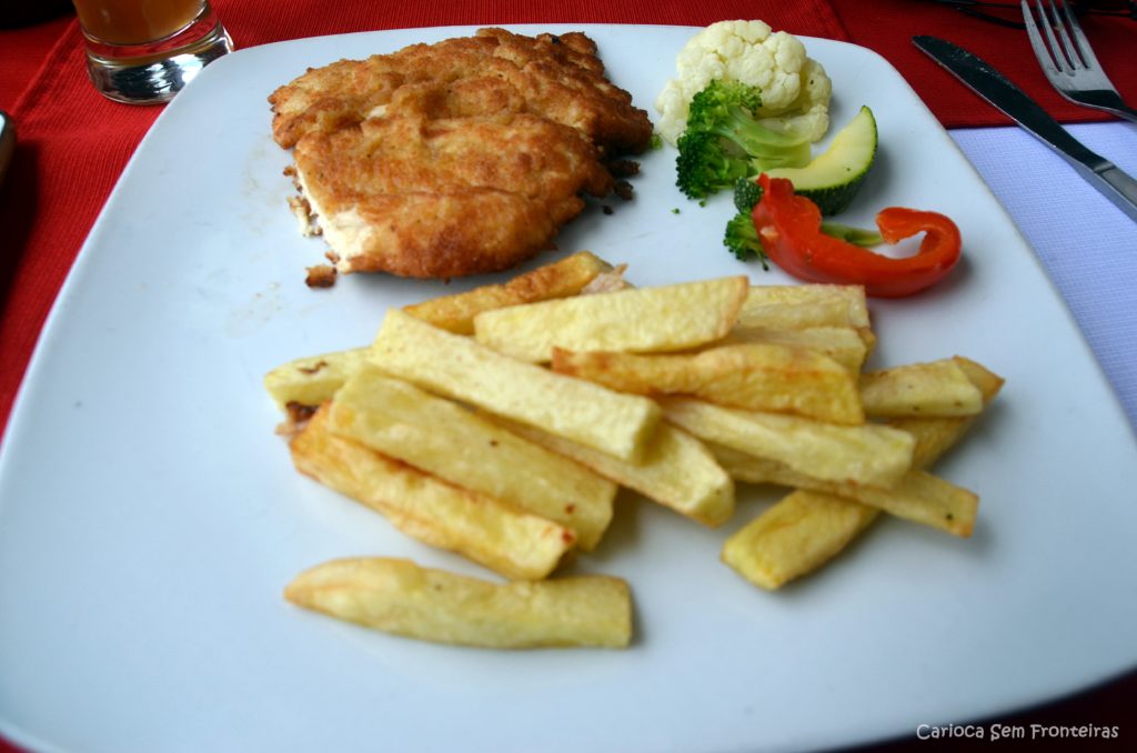 Milanesa do La estancia Andina Grill