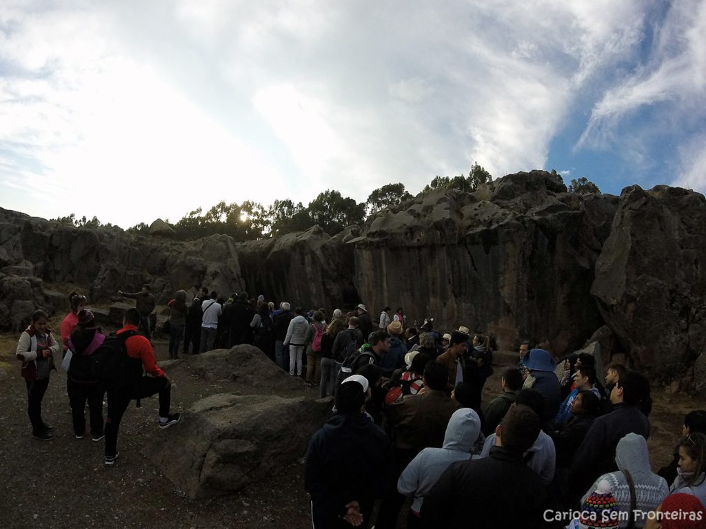 Qenqo no city tour em cusco