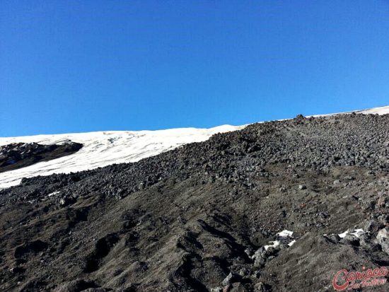 Cascalho vulcânico no vulcão Villarrica