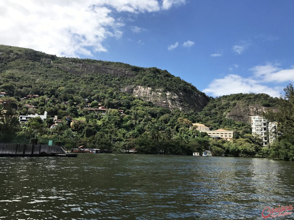 Passeio de barco pela Ilha da Gigóia