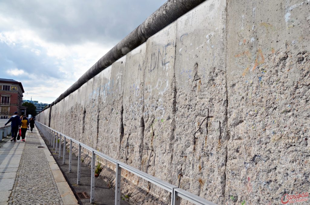 Parte do Muro de Berlim em frente ao museu Topografias do Terror