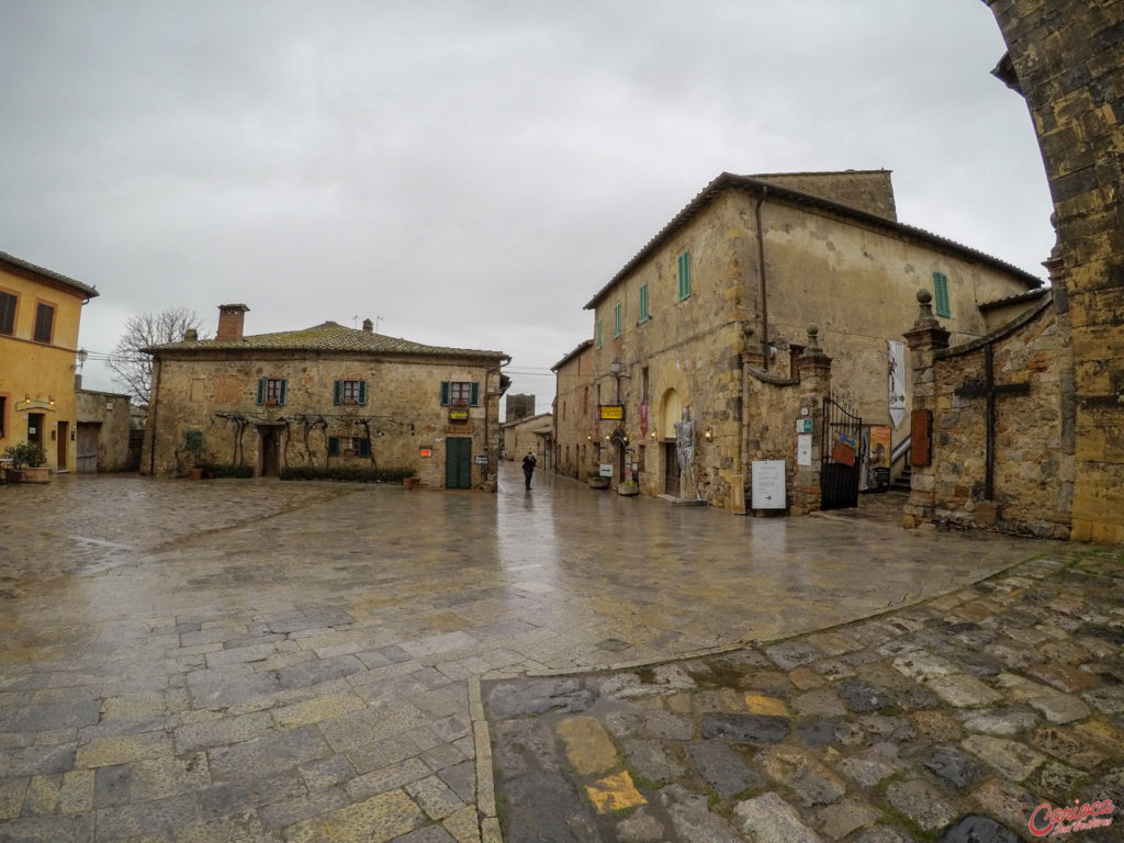 Piazza Roma Monteriggioni