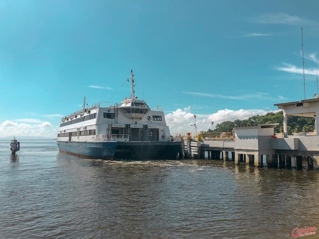 Tem barcas de Niterói para Paquetá?