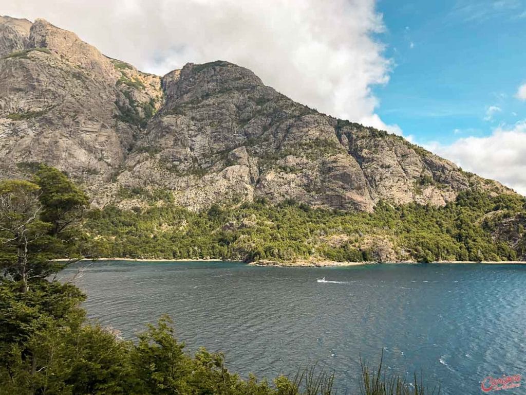 Bahia Lopez durante Bariloche no verão