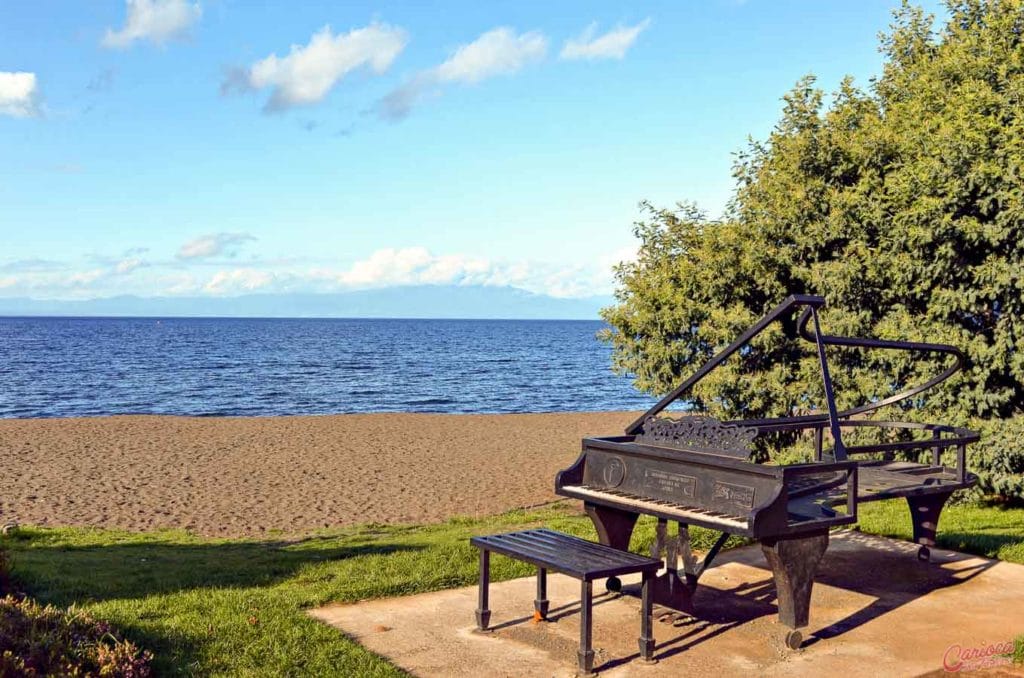 Escultura de piano em Frutillar