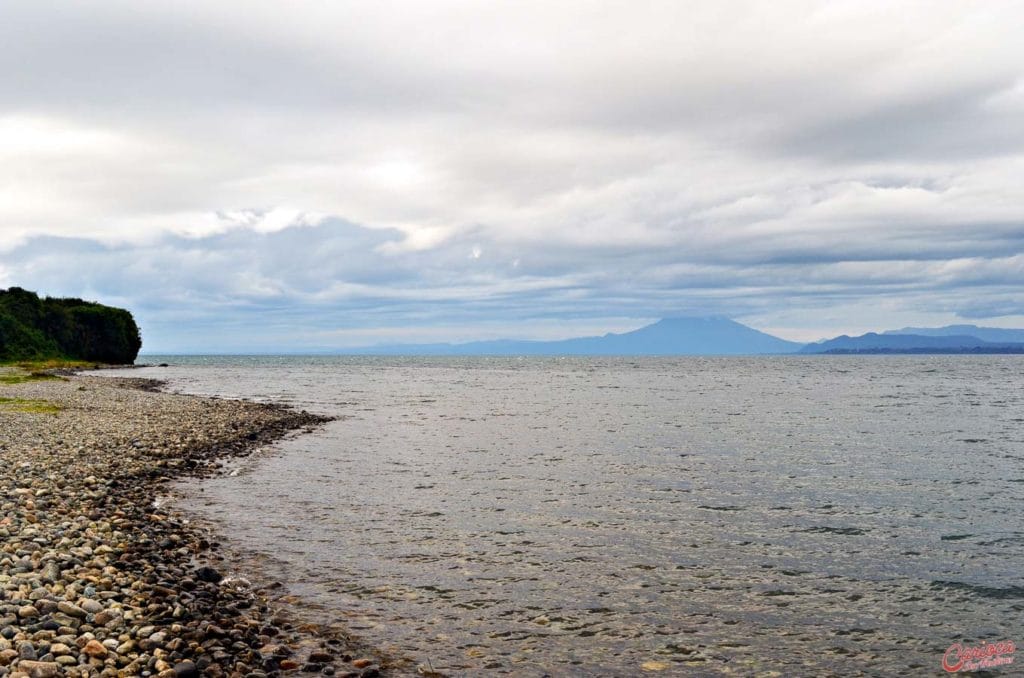 Orla do Lago Llanquihue em Puerto Varas e o Vulcão Osorno