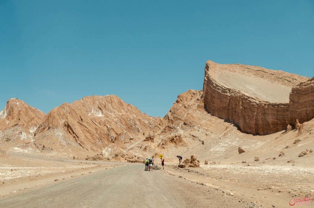 Pessoas andando de bicicleta no Valle de la Luna