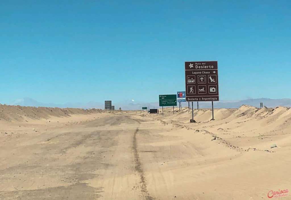 Estrada para a Laguna Chaxa no Atacama