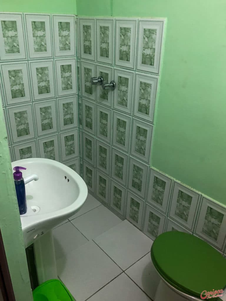 Banheiro do hostel em Villamar Bolivia