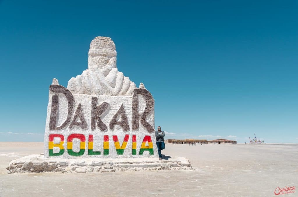 Monumento ao Rally Dakar no Salar de Uyuni