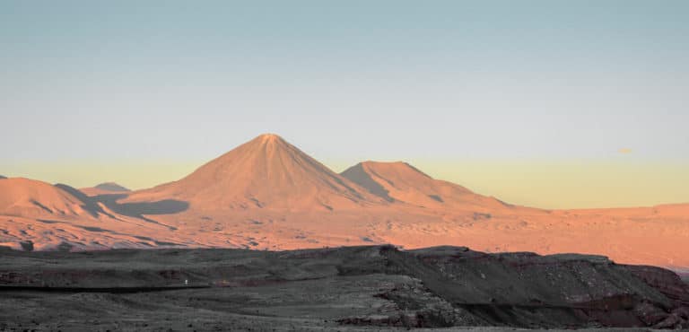 Vulcão Licancabur pôr do sol atacama