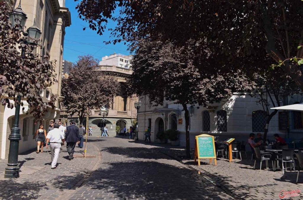 Rua do bairro Paris-Londres em Santiago