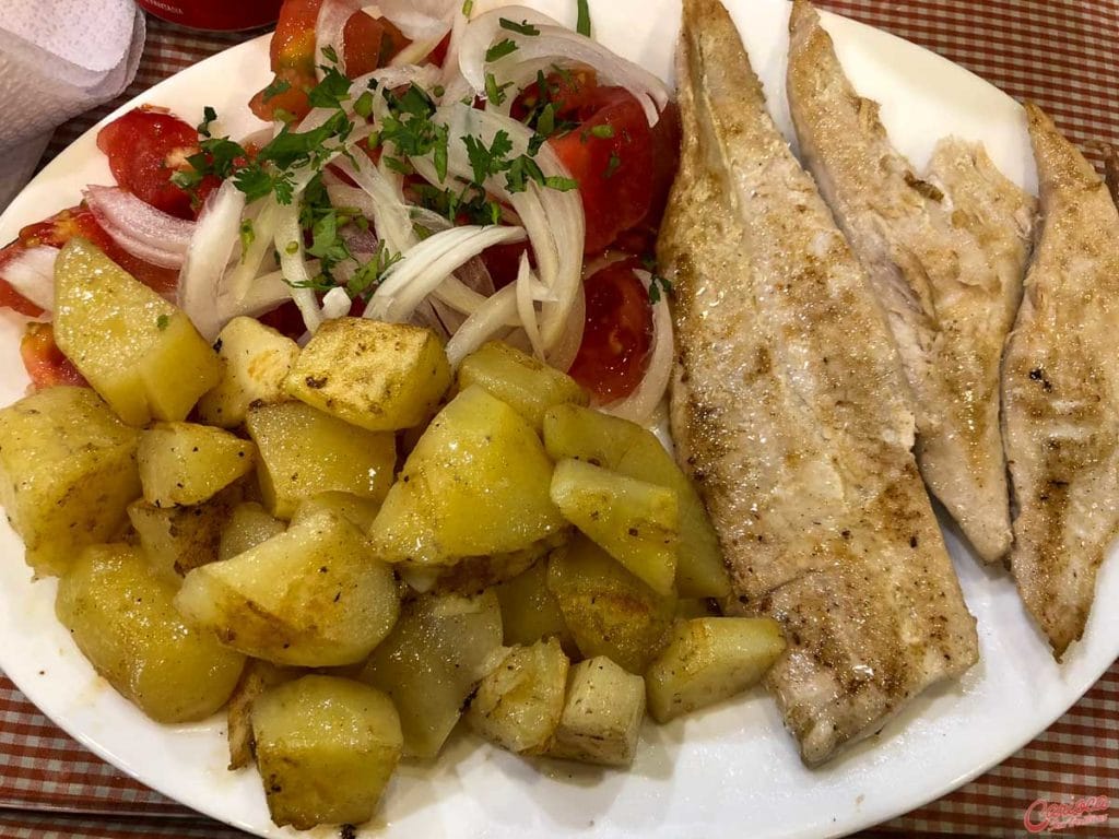 Pescado do restaurante Donde Blanca no Mercado Central de Santiago