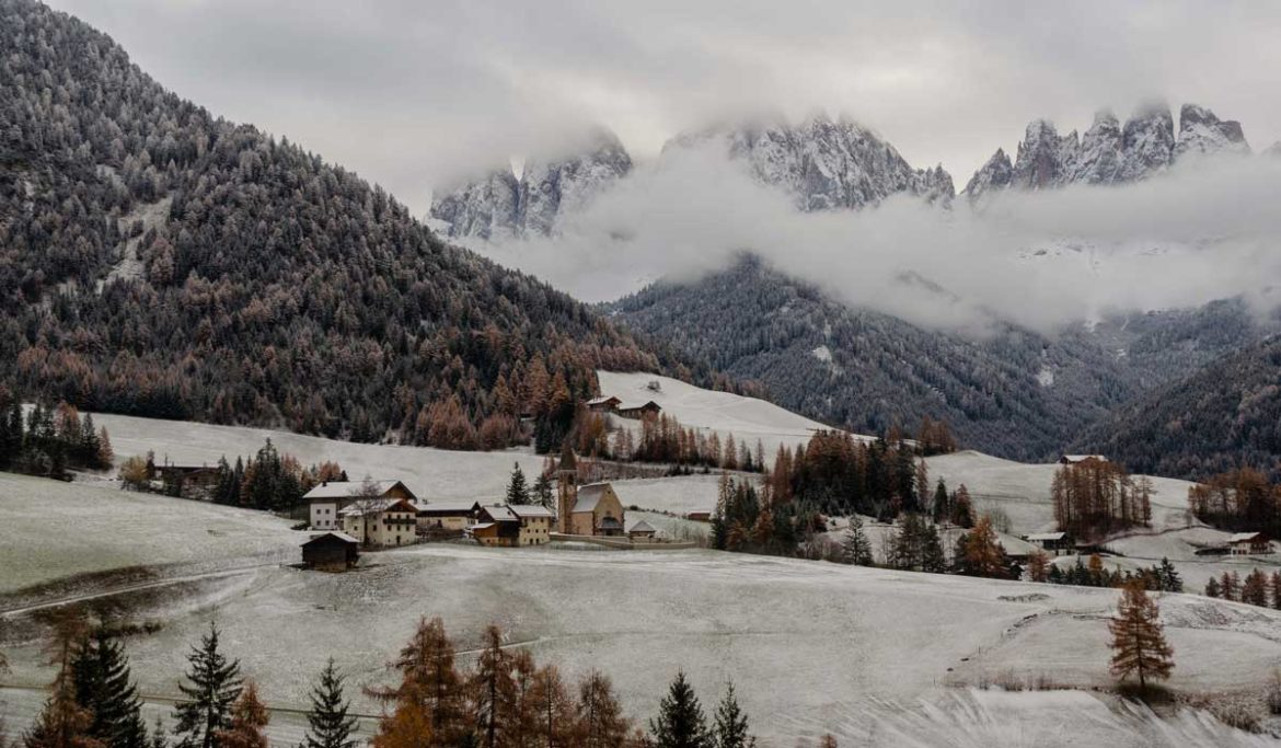 Val di Funes, o charmoso vale no meio das montanhas da Itália Val di Funes Villnoss