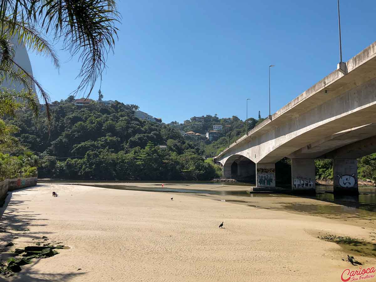 Quebra-mar Barra da Tijuca e o charme da Praia dos Amores