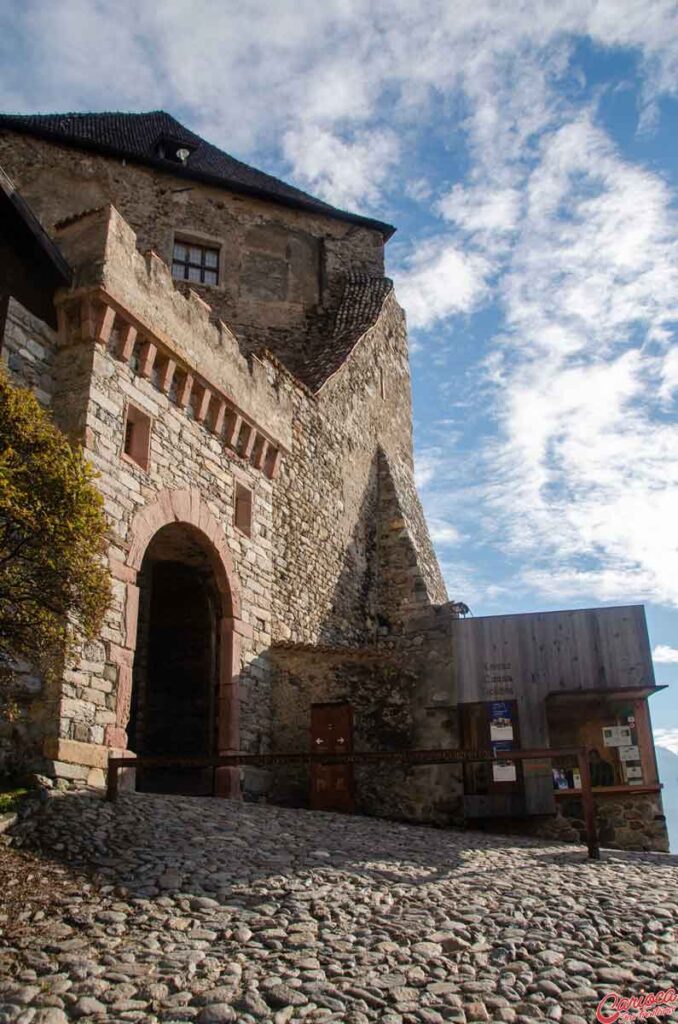 Castelo do Tirol