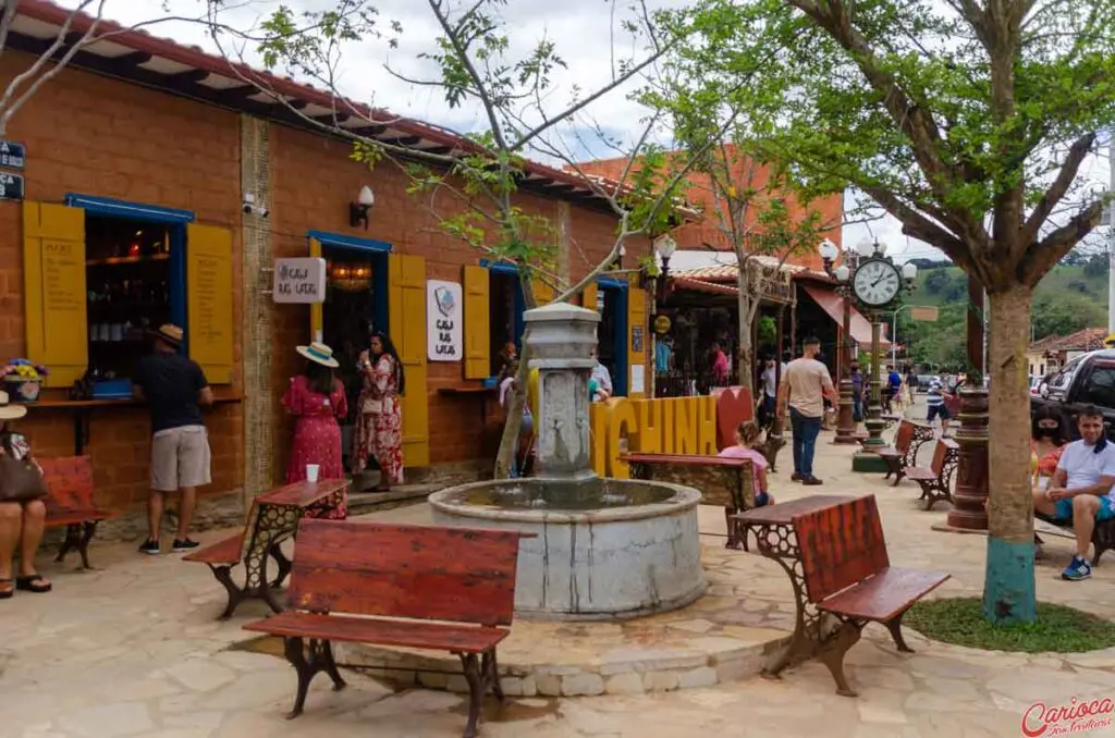 Praça em Bichinho