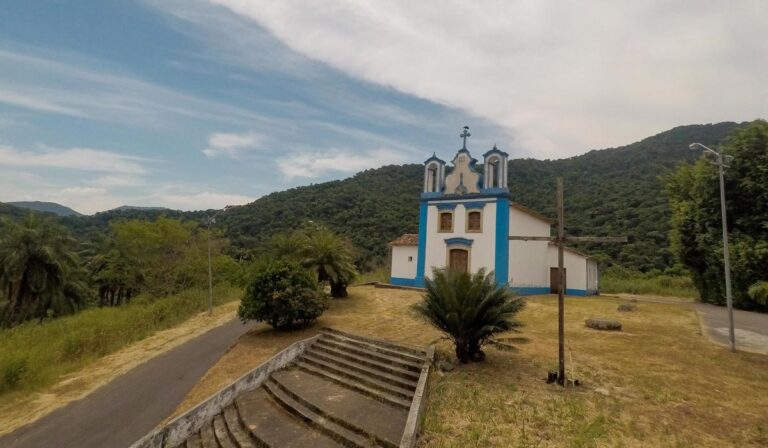 Capela de Nossa Senhora de Mont Serrat Vargem Grande