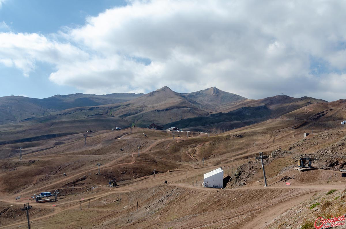 Pista de esqui do Valle Nevado no verão