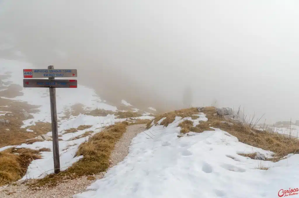 Trilha nas Dolomitas