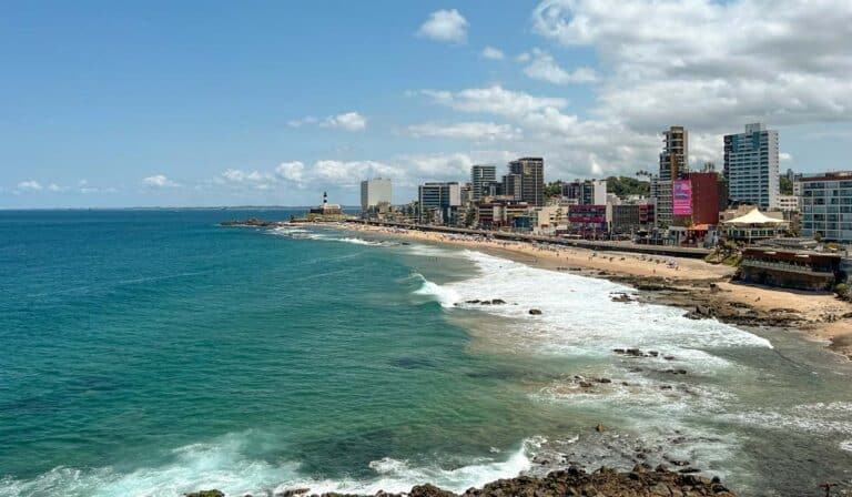 Praia do Farol da Barra em Salvador