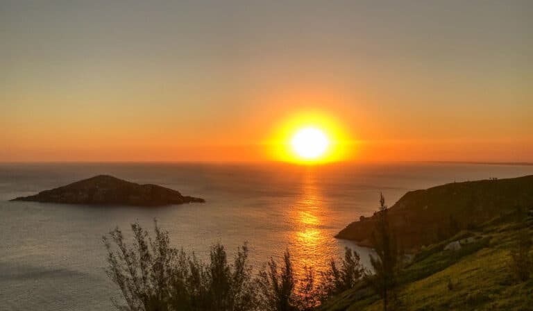 Pôr do sol no Mirante do Pontal do Atalaia