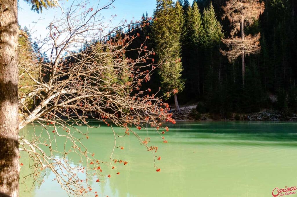 Lago di Braies no outono