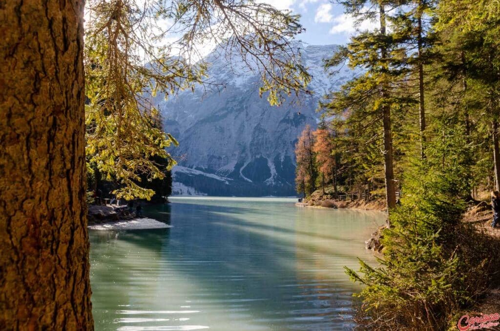 Cenário de filme no Lago di Braies