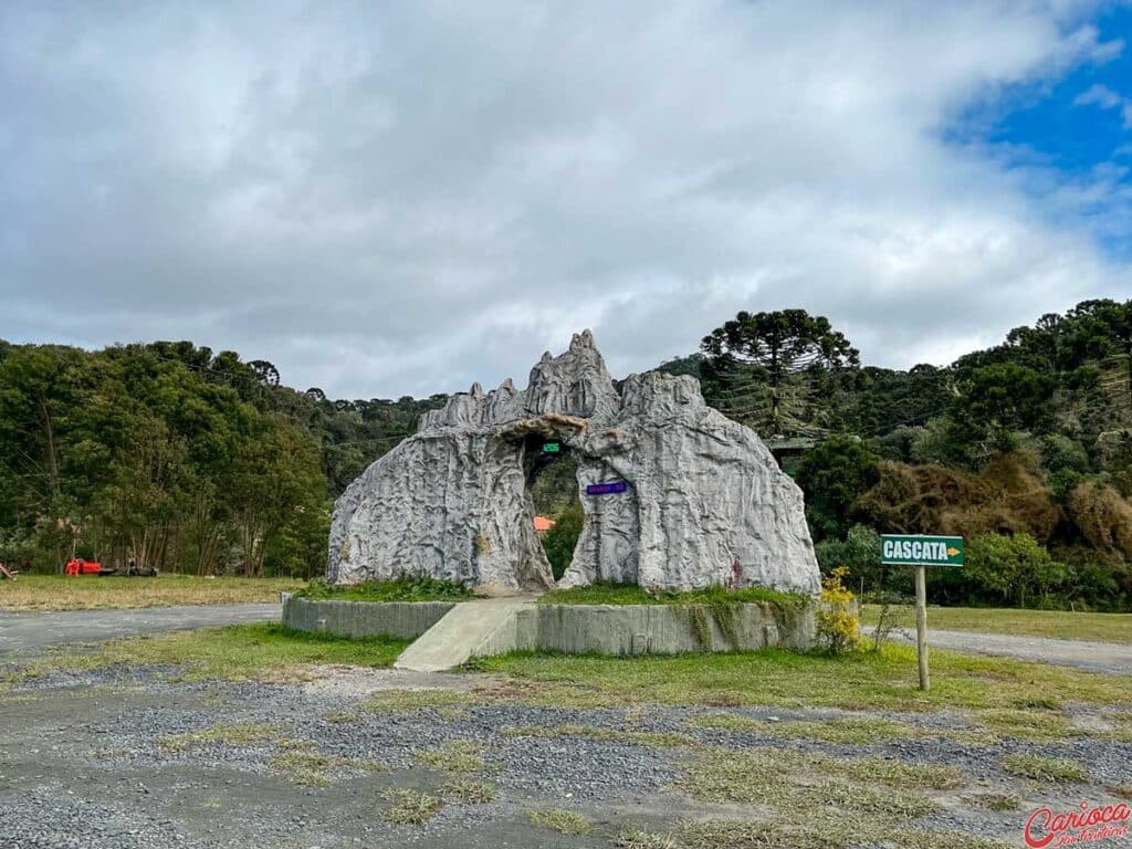 Réplica da Pedra Furada no Parque Mundo Novo