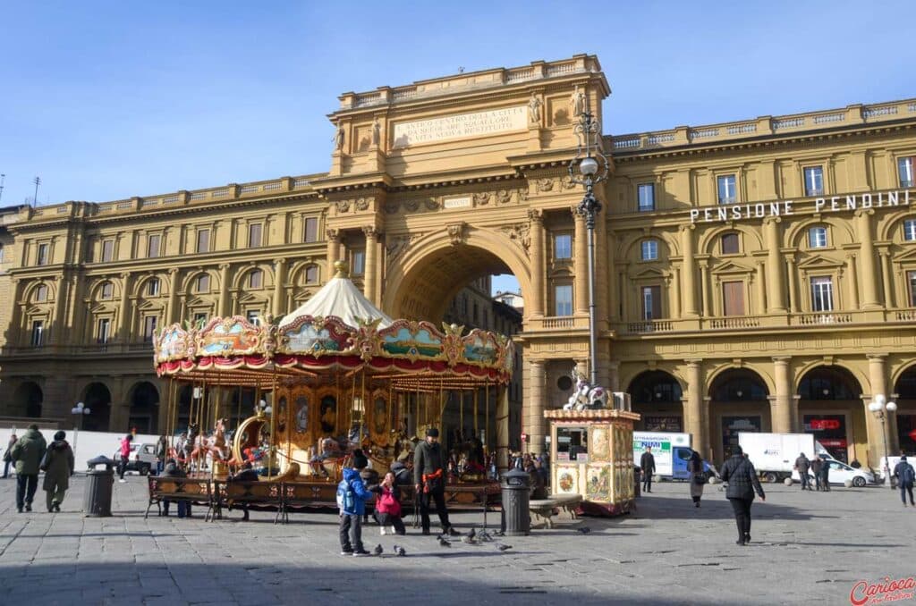 Piazza della Repubblica em Florença Itália