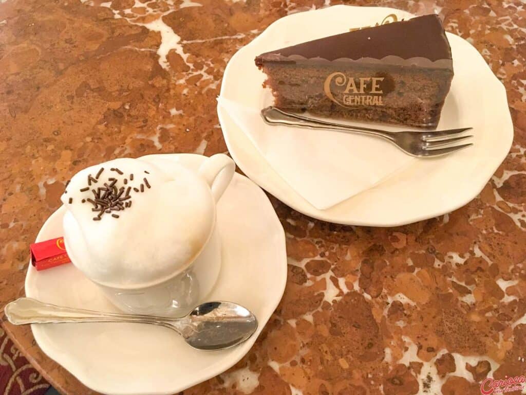 Torta Sacher do Café Central