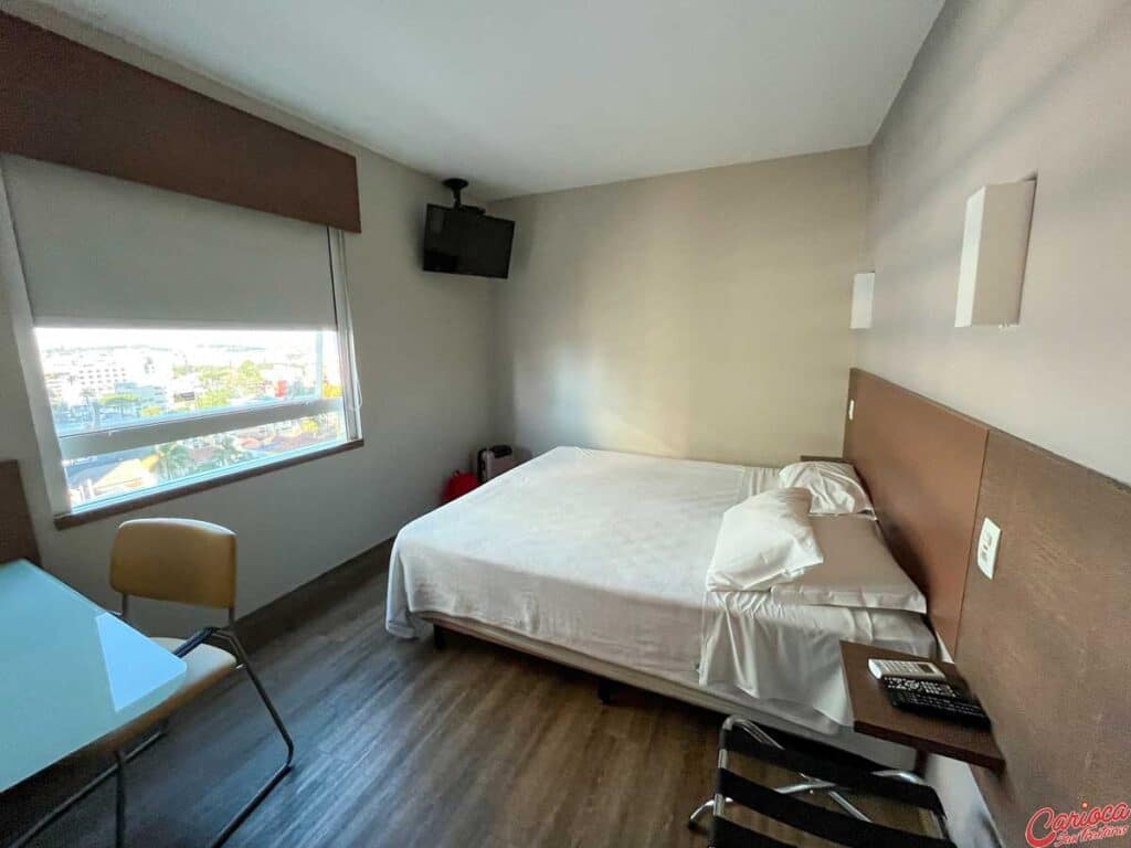 Quarto do hotel Go Inn em Curitiba