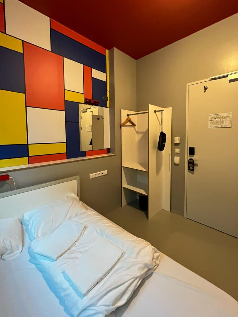 Quarto de um hostel em Amsterdam