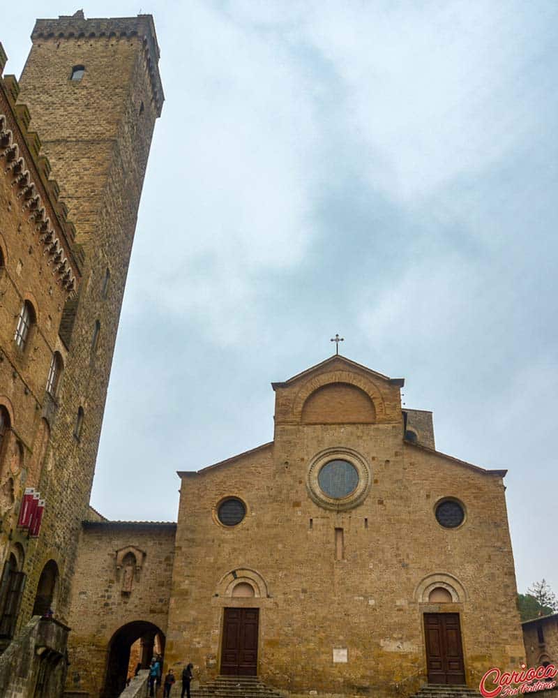 Torre Grossa ao lado da Duomo di San Gimignano