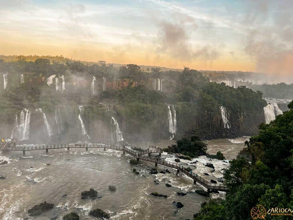 Uma parte das Cataratas do Iguaçu vistas do alto