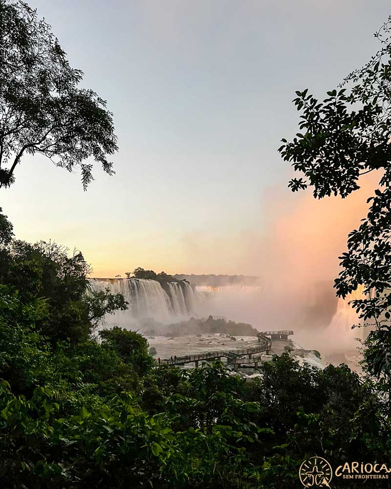 Amanhecendo nas Cataratas do Iguaçu